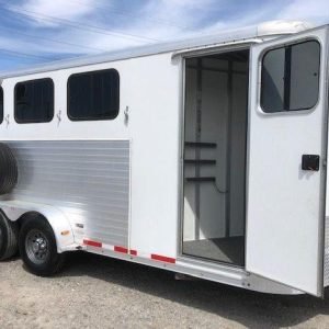 2010 Merhow 3 Horse Slant Load Bumper Pull