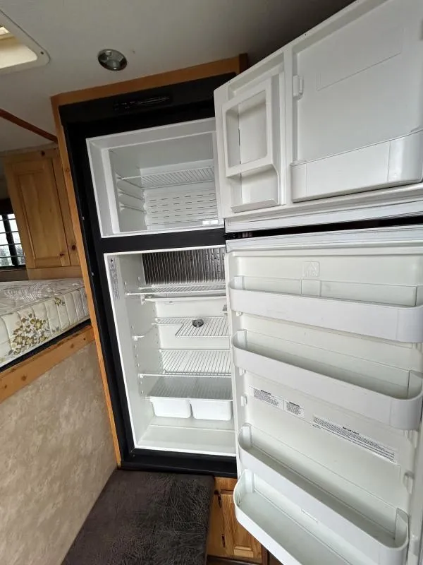 2002_Silverado_8718_3H_GN_trailer__ZQmLrMlt2y0a.webp 2002 Silverado 3h GN All Aluminum Weekender