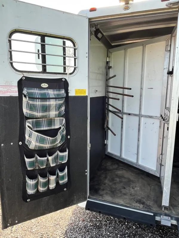 2004 Sundowner 3 Horse Weekender Horse Trailer