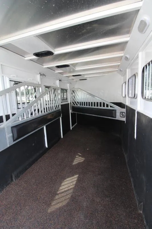 2019 Trails West Manufacturing Classic II 4 Horse Trailer