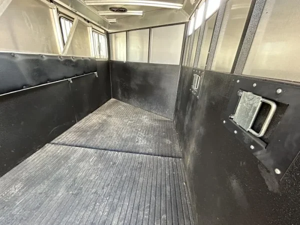 2022 Logan Coach Crossfire 3 Horse Gooseneck