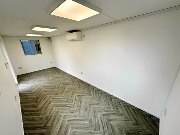 21ft x 8ft Custom Office Cabin – Refurbished Portable Building with A/C & Glazed Door