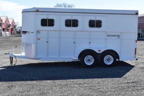 2002 Logan Coach 3HBP 3 Horse Trailer