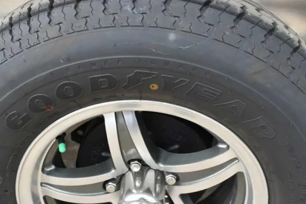 2018 Lakota 2HBPST 2 Horse Trailer