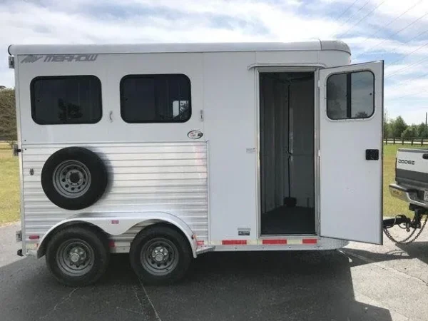 342171615_244129331434829_2502093606049350769_n.webp 2010 Merhow 2 Horse Slant