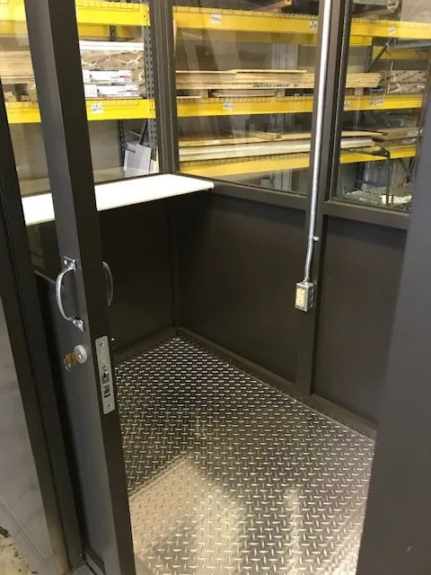 Guard Shack 4 x 6 ECONO White