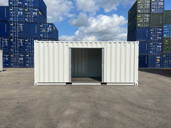 IMG_2976-1536x1152 20ft Custom One Trip Shipping Container – Roller Shutter & RAL 7035 Respray