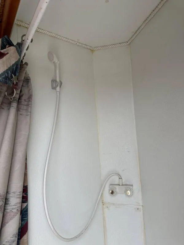 2004 Hart Trailers 3H GN Weekender Horse Trailer