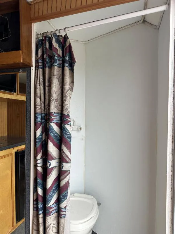 2004 Hart Trailers 3H GN Weekender Horse Trailer