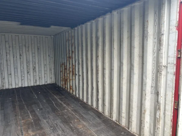 20′ Shipping Container CCR18113