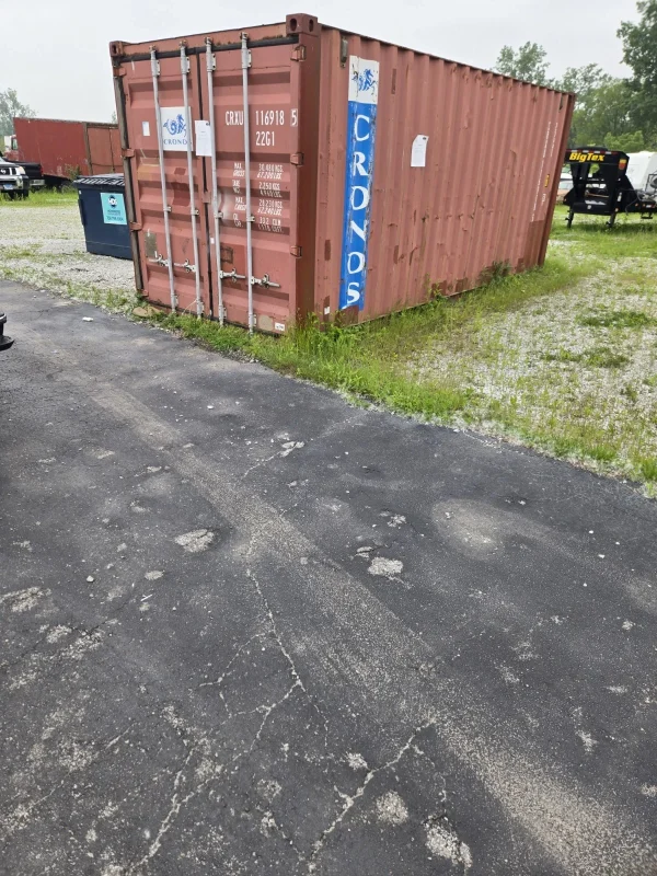Durable & Affordable Used 20′ Storage Containers / Storage Pods